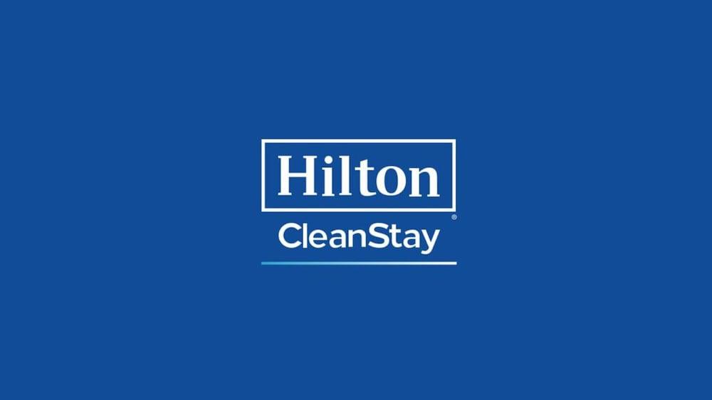 Hampton Inn Milan Bagian luar foto