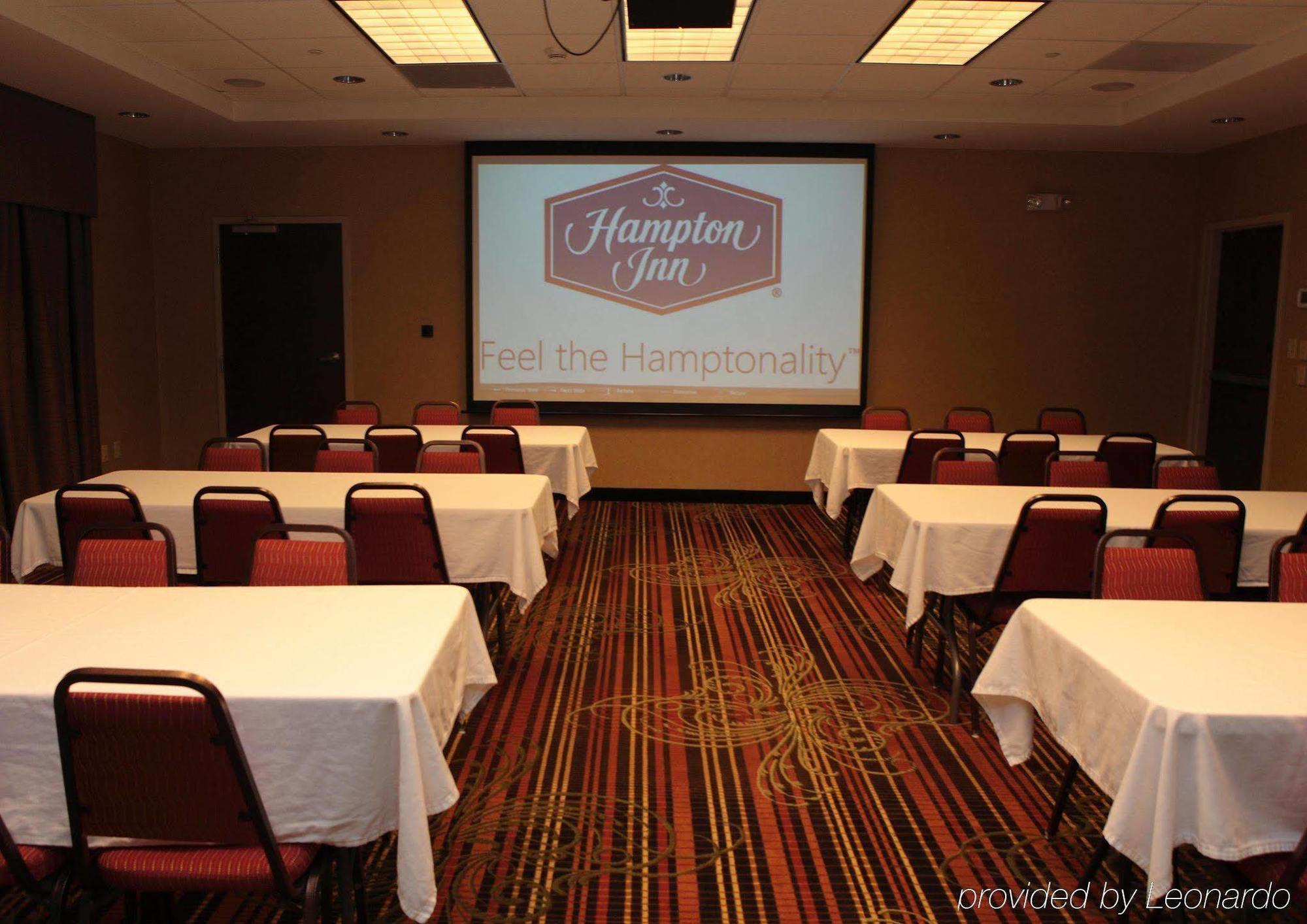 Hampton Inn Milan Bagian luar foto